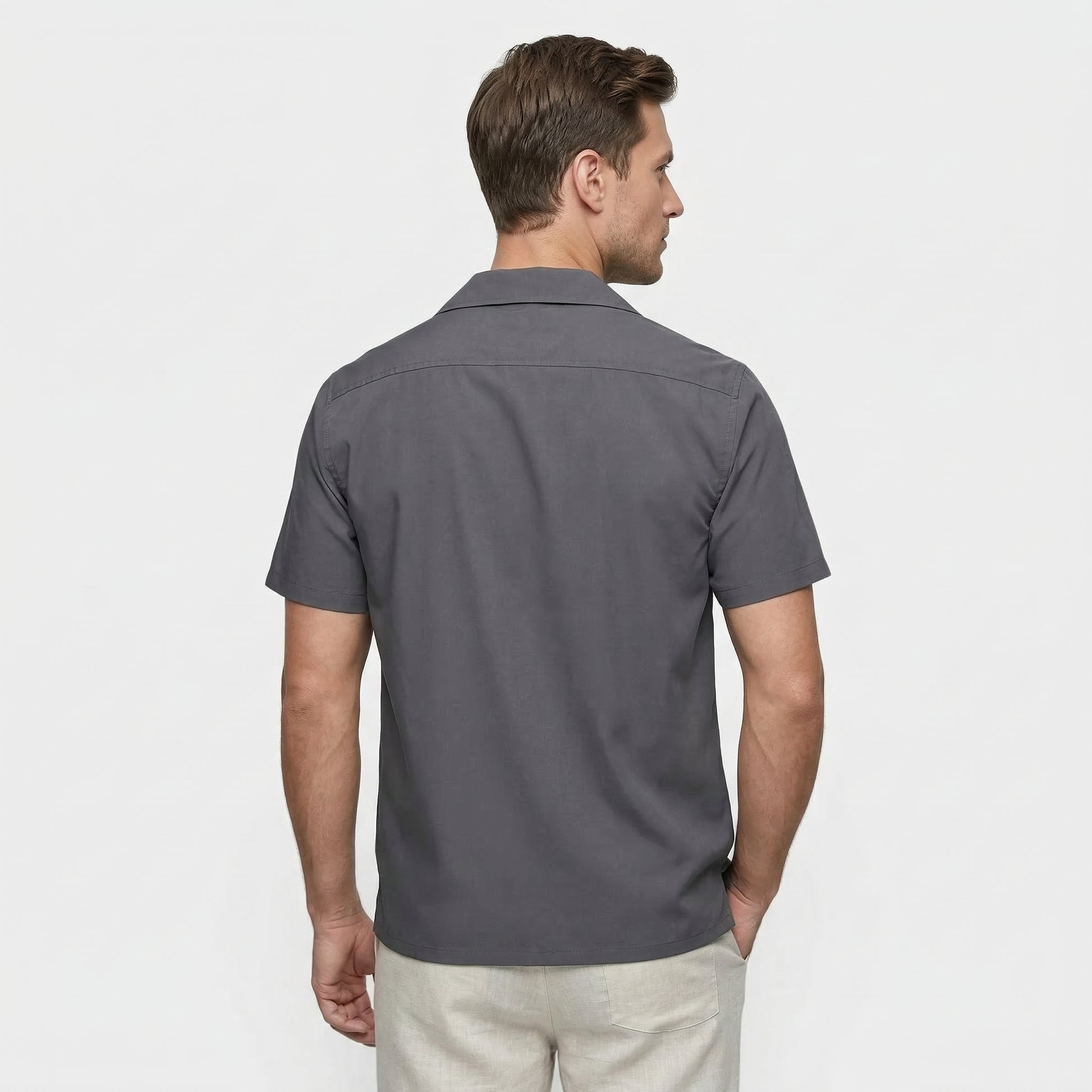 Chemise Homme Manches Courtes Boutonnée à Rayures Verticales Col Camp