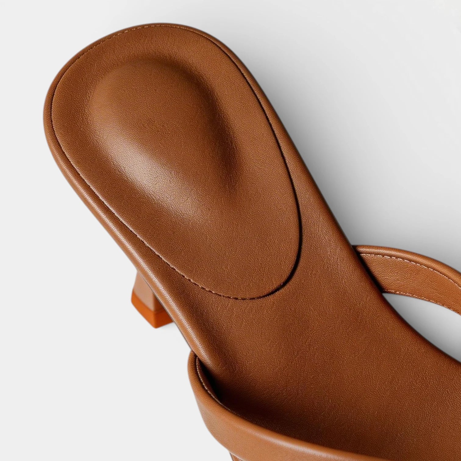 Sandales Femme à Talon Moyen Entredoigt Bout Carré et Bride Minimaliste