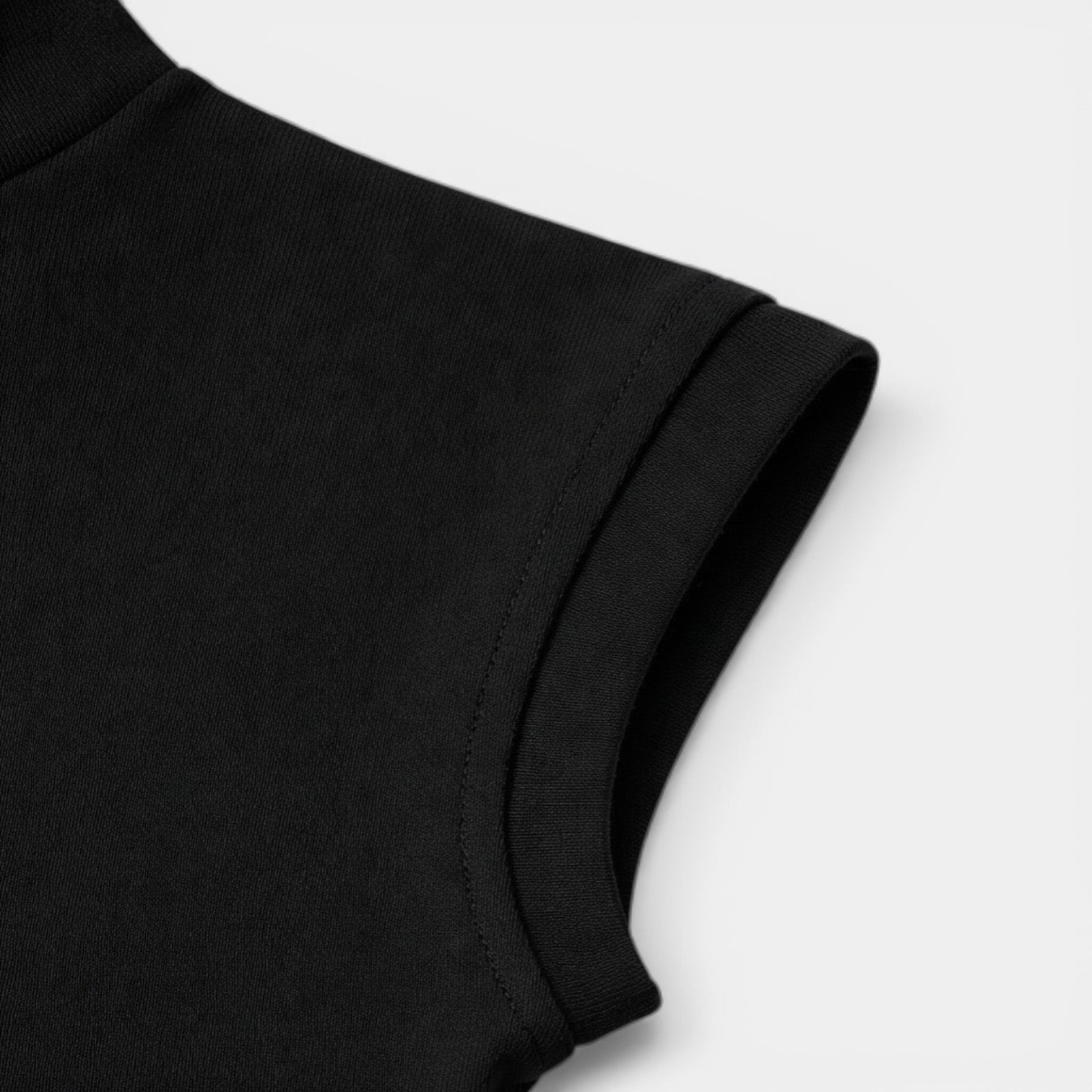 Top Femme Maille Côtelée Col Montant – Manches Courtes Coupe Ajustée