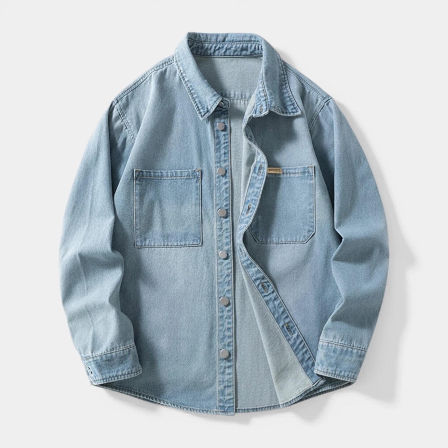 Chemise en Denim Boutonnée Homme Poches Poitrine Finition Délavée