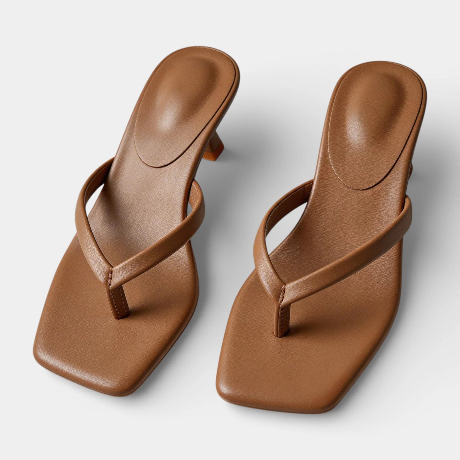 Sandales Femme à Talon Moyen Entredoigt Bout Carré et Bride Minimaliste