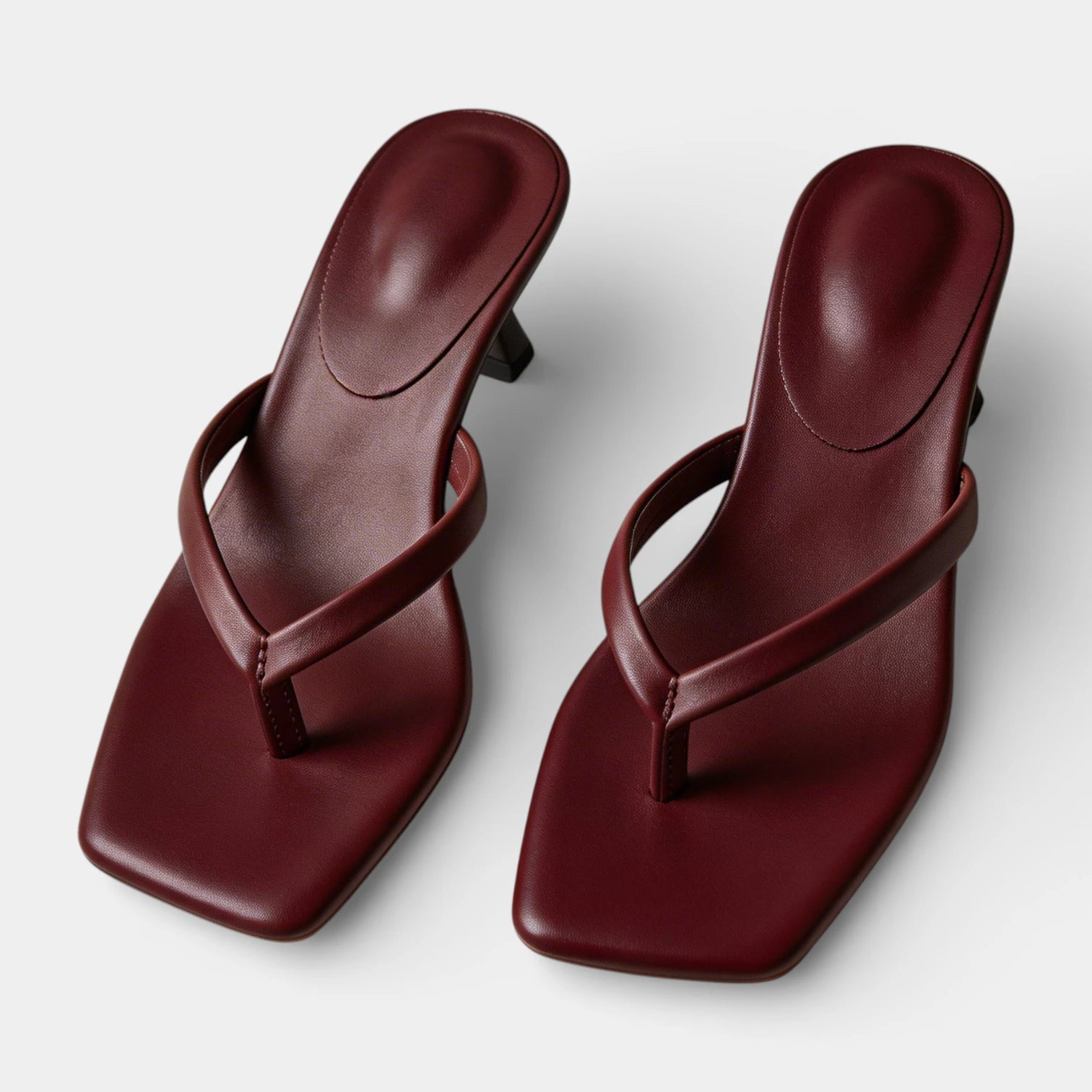 Sandales Femme à Talon Moyen Entredoigt Bout Carré et Bride Minimaliste