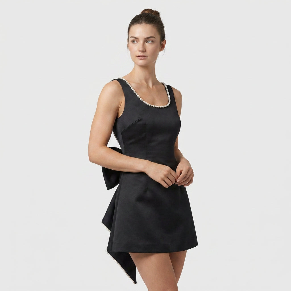 Robe Mini Structurée Col Carré pour Femme
