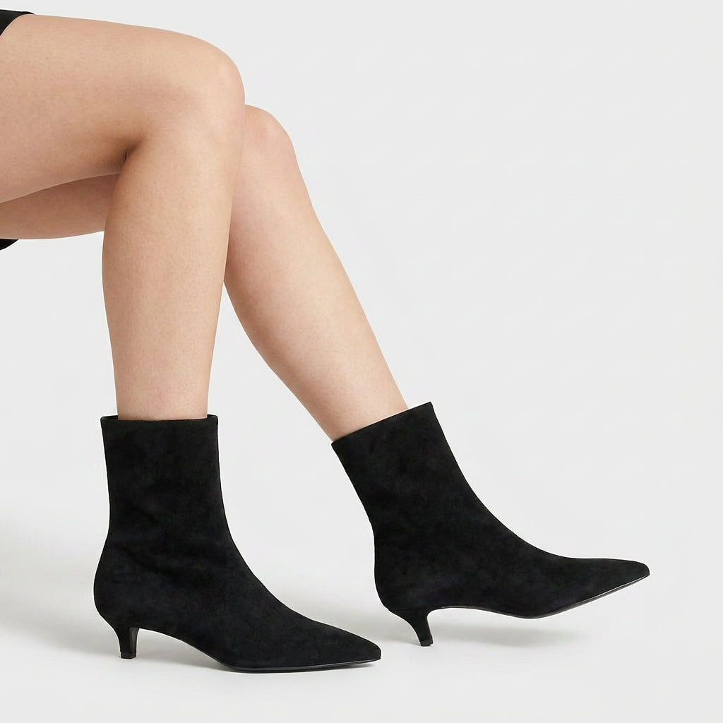 Bottines en Daim à Bout Pointu et Talon Kitten pour Femme