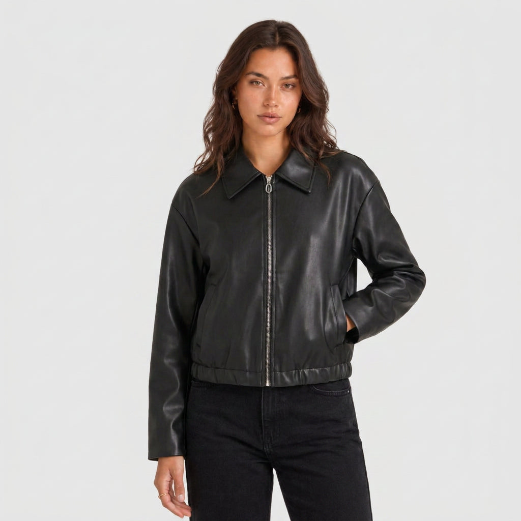 Veste Courte à l'Aspect Cuir et Col Chemise pour Femme