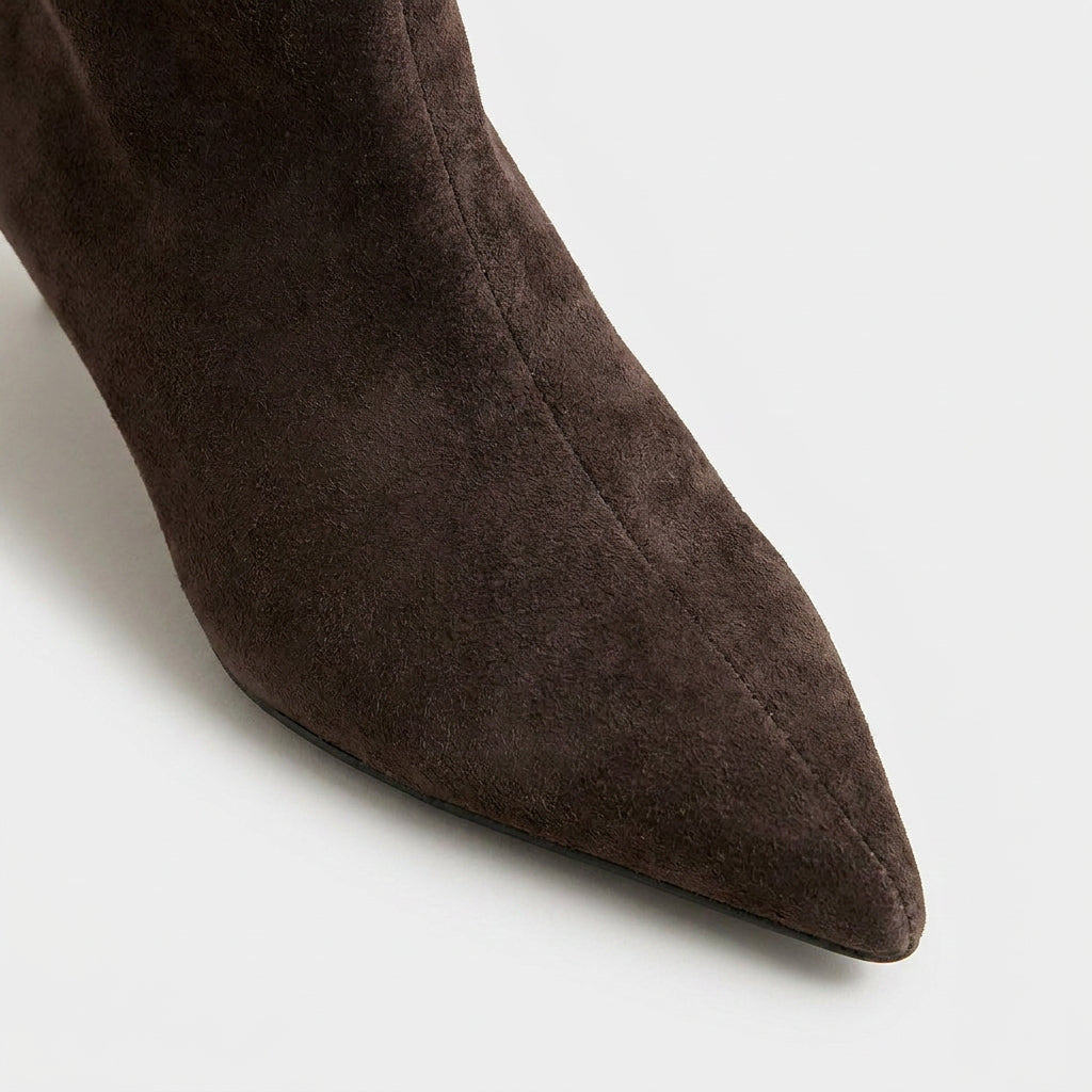 Bottines en Daim à Bout Pointu et Talon Kitten pour Femme