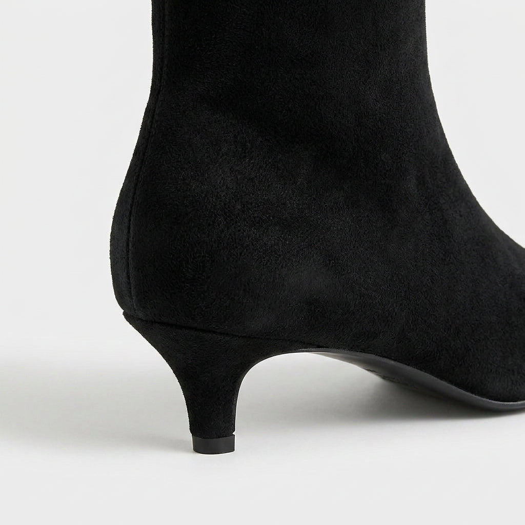 Bottines en Daim à Bout Pointu et Talon Kitten pour Femme